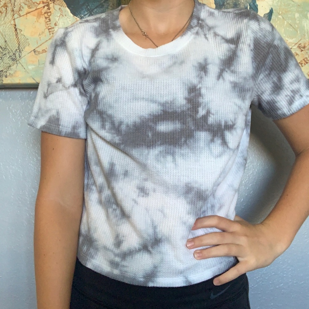 Tie dye Hollister knit top 🛍 (3 for $35)